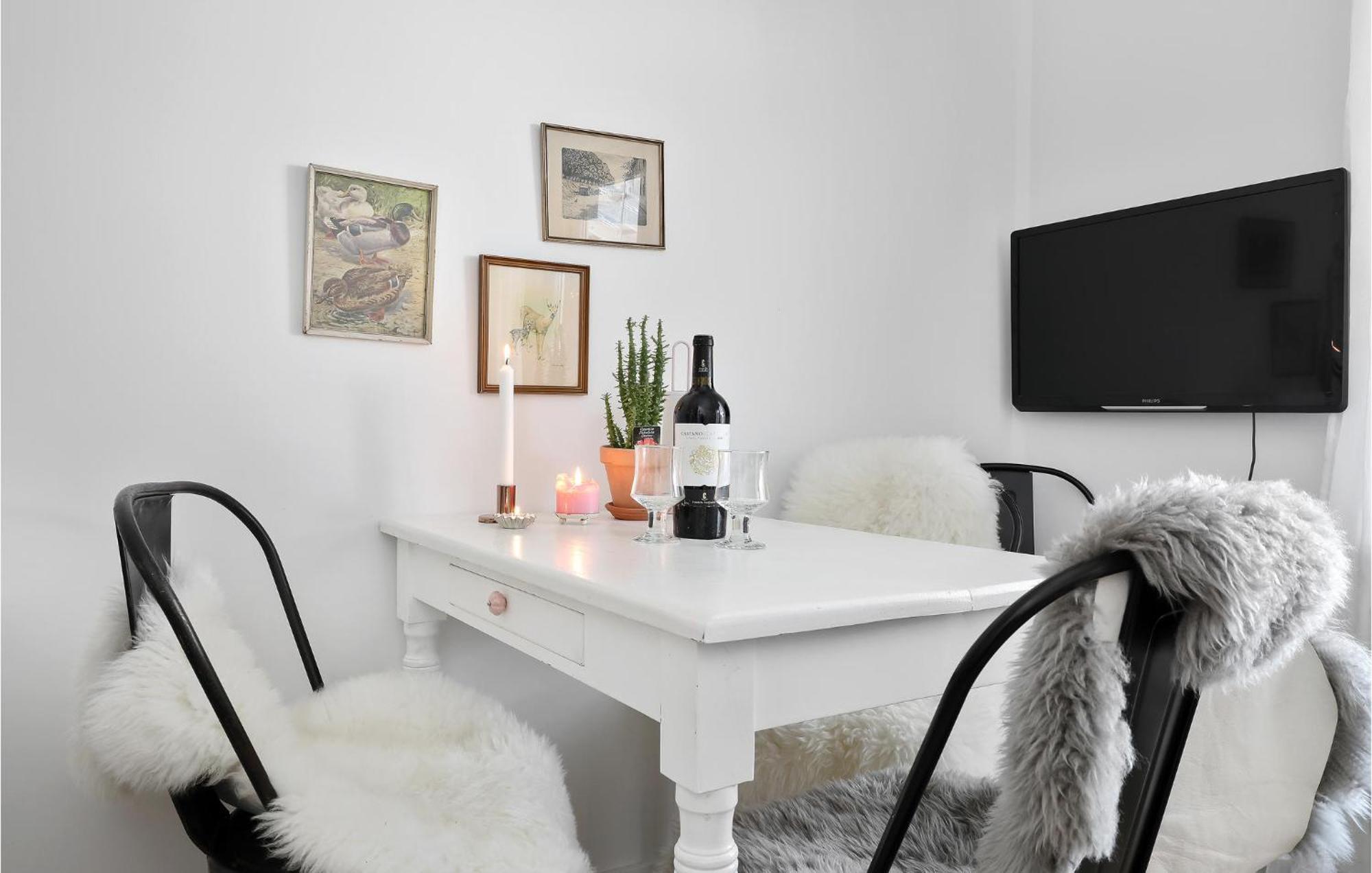 Beautiful Apartment In Neksø Extérieur photo